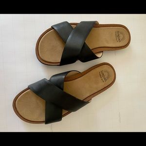 Bass Sunjuns black leather sandals size 9